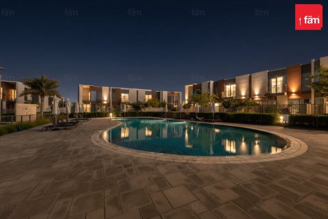 Villa in Dubai 4 bedrooms, 265.5 sq.m. № 143327 - photo 3