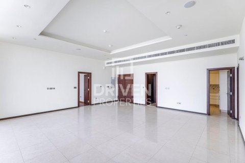 Apartment in Tiara Residences, Palm Jumeirah, Dubai 3 bedrooms, 222.22 sq.m. № 145153 - photo 7