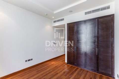 Apartment in Tiara Residences, Palm Jumeirah, Dubai 3 bedrooms, 222.22 sq.m. № 145153 - photo 8