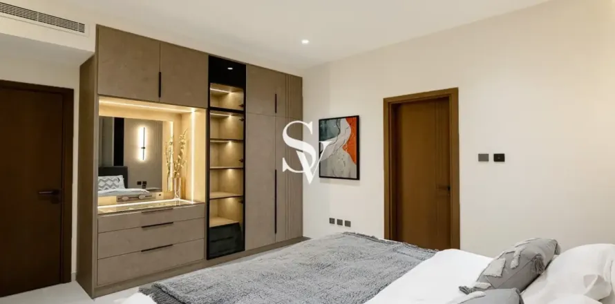 Apartment in Dubai Land, Dubai 2 bedrooms, 141 sq.m. № 118590