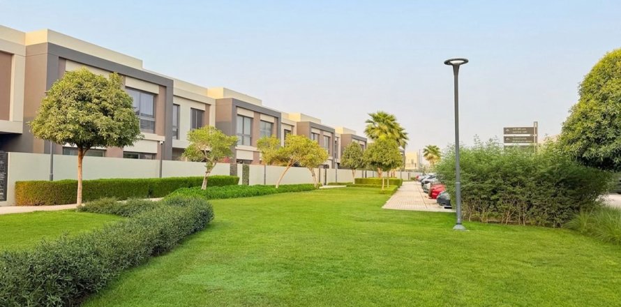 Villa à Dubai, 3 chambres, 133.6 m², № 143412