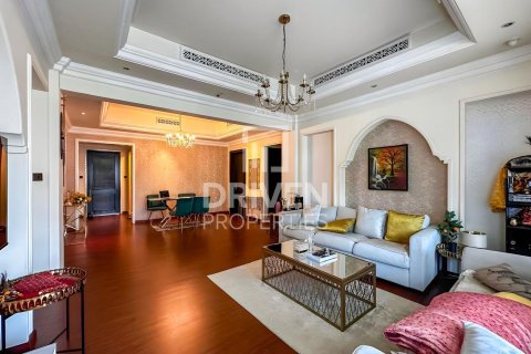 Apartment in Downtown Dubai (Downtown Burj Dubai), Dubai 2 bedrooms, 240.71 sq.m. № 144633 - photo 3