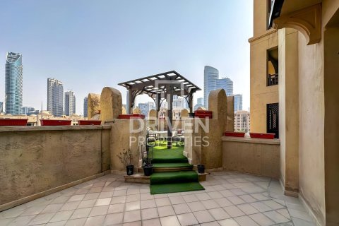 Apartment in Downtown Dubai (Downtown Burj Dubai), Dubai 2 bedrooms, 240.71 sq.m. № 144633 - photo 2
