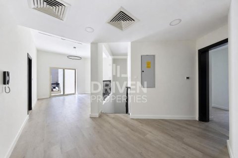Villa in Al Barsha 1, Al Barsha, Dubai 4 bedrooms, 326.83 sq.m. № 145596 - photo 3