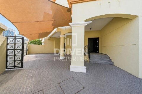 Villa in Al Barsha 1, Al Barsha, Dubai 4 bedrooms, 326.83 sq.m. № 145596 - photo 29