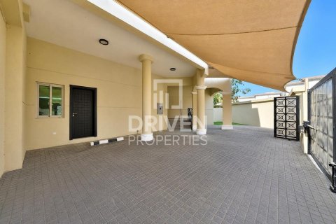 Villa in Al Barsha 1, Al Barsha, Dubai 4 bedrooms, 326.83 sq.m. № 145596 - photo 28