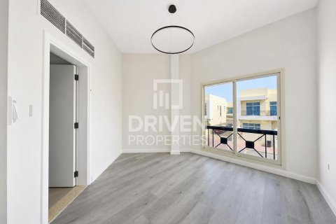 Villa in Al Barsha 1, Al Barsha, Dubai 4 bedrooms, 326.83 sq.m. № 145596 - photo 13