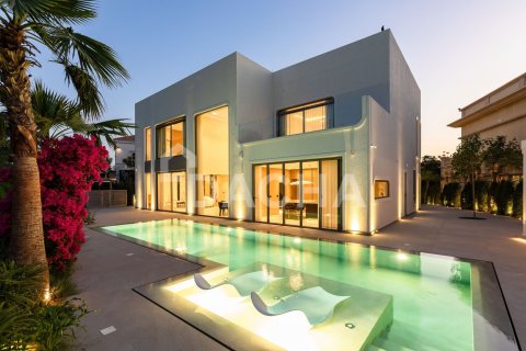 Villa en Jumeirah Islands, Dubai, 5 dormitorios, 585 m², № 143522 - foto 24
