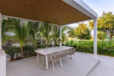 Villa en Jumeirah Islands, Dubai, 5 dormitorios, 585 m², № 143522 - foto 26