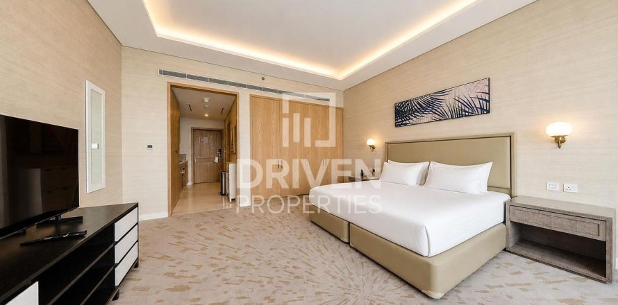 Apartment in The Palm Tower, Palm Jumeirah, Dubai studio, 55.83 sq.m. № 144938