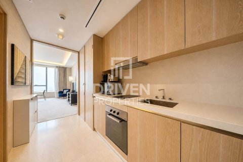 Apartment in The Palm Tower, Palm Jumeirah, Dubai studio, 55.83 sq.m. № 144938 - photo 9