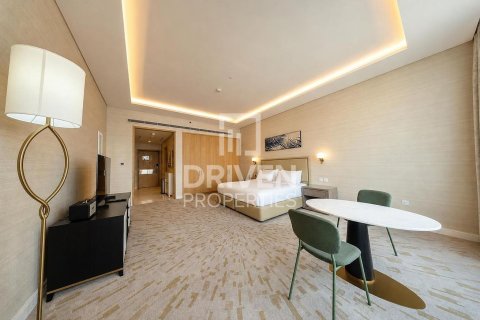 Apartment in The Palm Tower, Palm Jumeirah, Dubai studio, 55.83 sq.m. № 144938 - photo 3