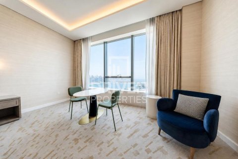 Apartment in The Palm Tower, Palm Jumeirah, Dubai studio, 55.83 sq.m. № 144938 - photo 8