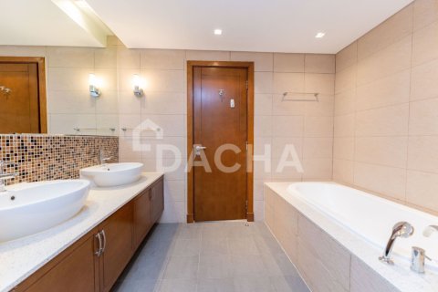 Apartment in Marina Residences, Palm Jumeirah, Dubai 2 bedrooms, 371 sq.m. № 143530 - photo 17