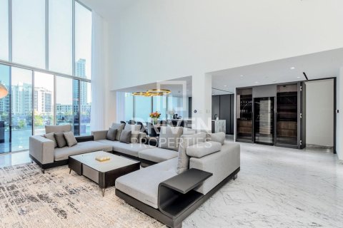 Villa in The Jewels, Dubai Marina, Dubai 4 bedrooms, 413.14 sq.m. № 145200