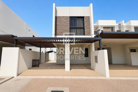 Townhouse in Dubai 3 bedrooms, 174.84 sq.m. № 145179