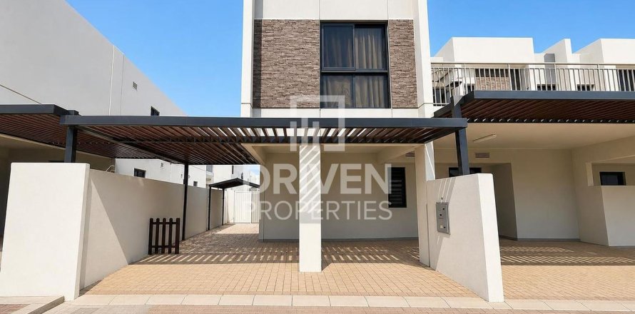 Townhouse in Dubai 3 bedrooms, 174.84 sq.m. № 145179