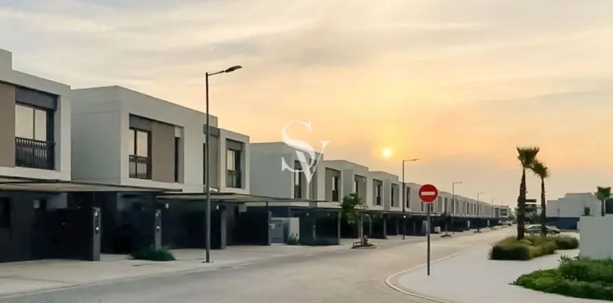 Townhouse in The Pulse, Dubai South (Dubai World Central), Dubai 3 bedrooms, 174 sq.m. № 124176