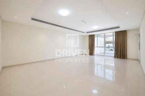 Villa en Jumeirah 3, Jumeirah, Dubai, 6 dormitorios, 1393.55 m², № 144984 - foto 8