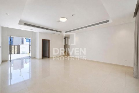Villa en Jumeirah 3, Jumeirah, Dubai, 6 dormitorios, 1393.55 m², № 144984 - foto 4