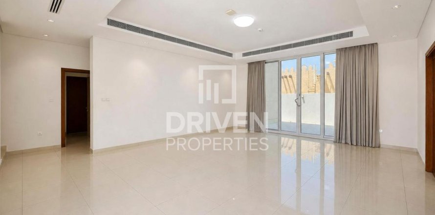 Villa en Jumeirah 3, Jumeirah, Dubai, 6 dormitorios, 1393.55 m², № 144984