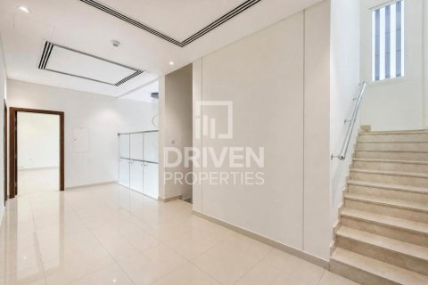 Villa en Jumeirah 3, Jumeirah, Dubai, 6 dormitorios, 1393.55 m², № 144984 - foto 9