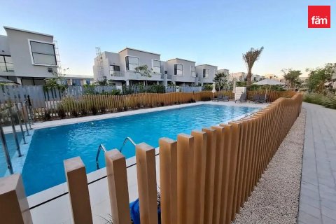 Townhouse in Dubai 3 bedrooms, 137.7 sq.m. № 145961 - photo 11