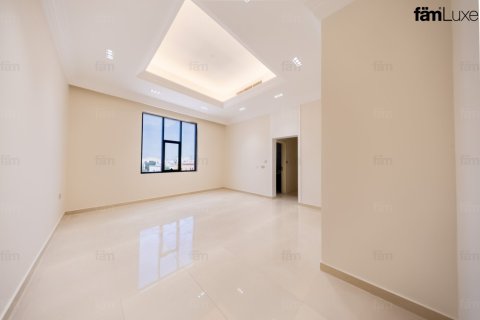 Villa à Al Quoz, Dubai, 5 chambres, 929 m², № 143721 - photo 19