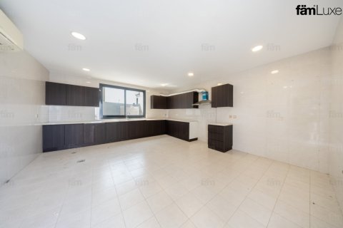Villa à Al Quoz, Dubai, 5 chambres, 929 m², № 143721 - photo 6