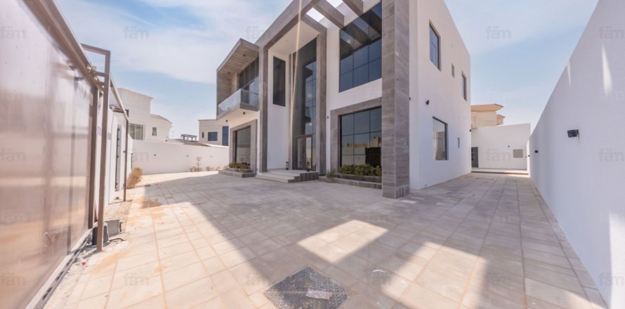 Villa à Al Quoz, Dubai, 5 chambres, 929 m², № 143721