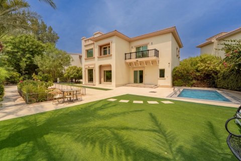Villa en Jumeirah Islands, Dubai, 4 dormitorios, 345 m², № 143613