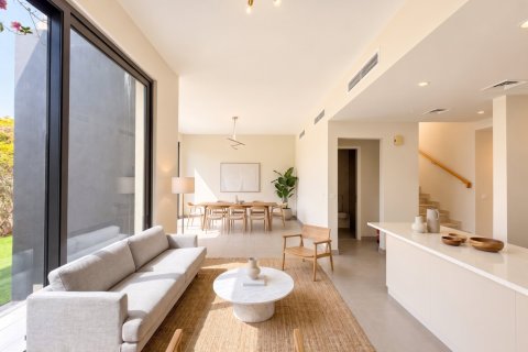 Villa in Dubai 4 bedrooms, 202 sq.m. № 143577 - photo 2