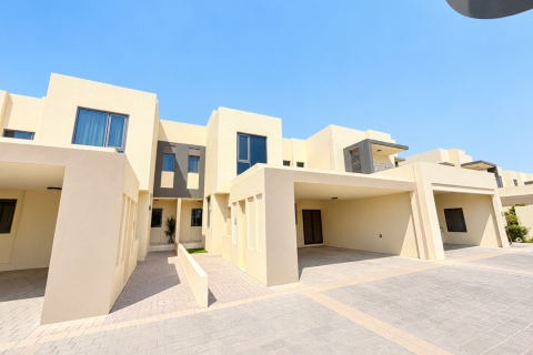 Villa in Dubai 4 bedrooms, 202 sq.m. № 143577