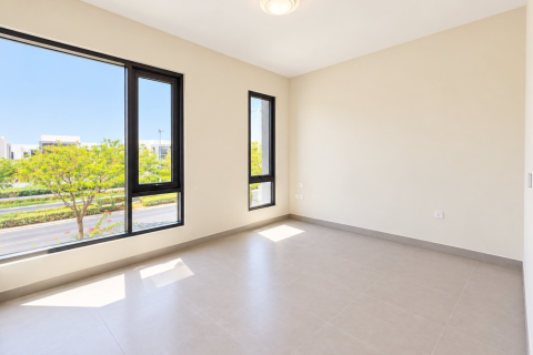 Villa in Dubai 4 bedrooms, 202 sq.m. № 143577 - photo 14