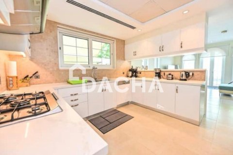 Villa en Jumeirah Park, Dubai, 3 dormitorios, 510 m², № 143516 - foto 5