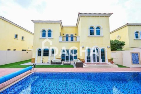 Villa en Jumeirah Park, Dubai, 3 dormitorios, 510 m², № 143516