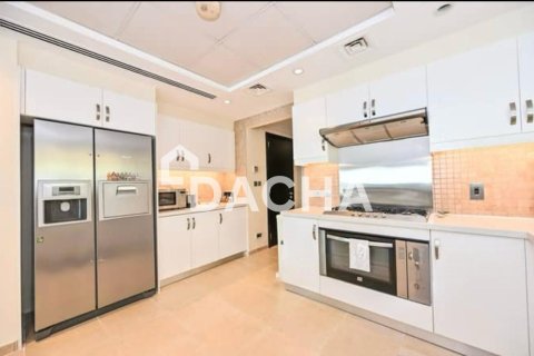 Villa en Jumeirah Park, Dubai, 3 dormitorios, 510 m², № 143516 - foto 4