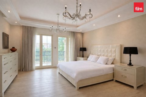 Villa in Jumeirah Islands, Dubai 4 bedrooms, 988.2 sq.m. № 143814 - photo 4