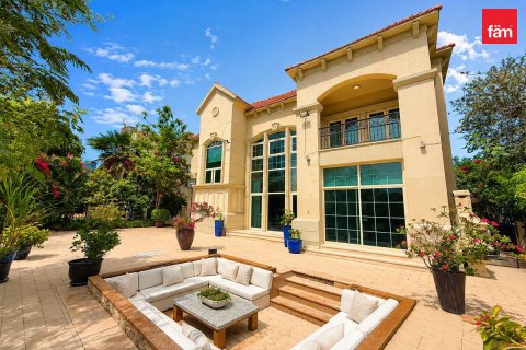 Villa in Jumeirah Islands, Dubai 4 bedrooms, 988.2 sq.m. № 143814