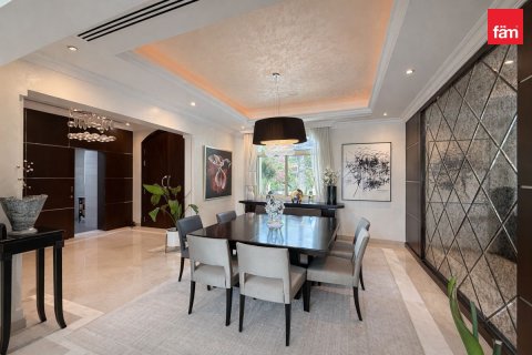 Villa in Jumeirah Islands, Dubai 4 bedrooms, 988.2 sq.m. № 143814 - photo 12