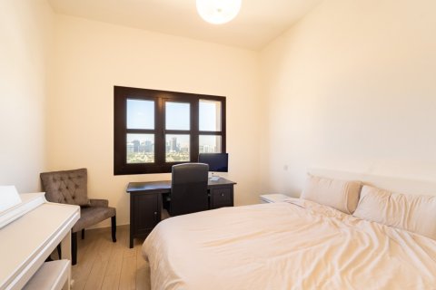 Appartement à Dubai, 2 chambres, 127 m², № 143584 - photo 8