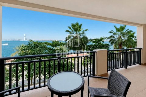 Apartment in The Crescent, Palm Jumeirah, Dubai 1 bedroom, 107.58 sq.m. № 144722 - photo 10