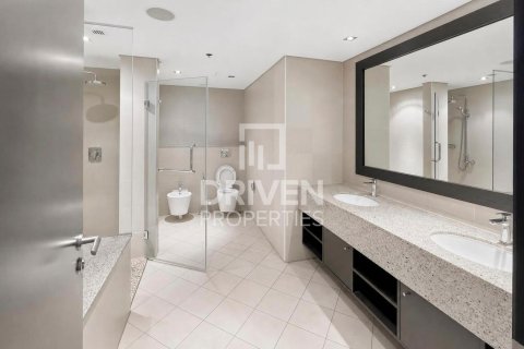 Apartment in The Crescent, Palm Jumeirah, Dubai 1 bedroom, 107.58 sq.m. № 144722 - photo 8