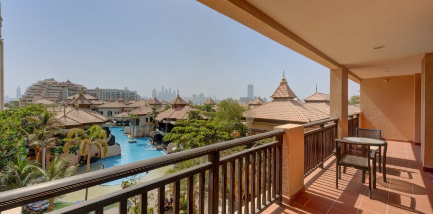 Apartment in Palm Jumeirah, Dubai 2 bedrooms, 165 sq.m. № 143542