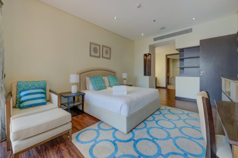 Apartment in Palm Jumeirah, Dubai 2 bedrooms, 165 sq.m. № 143542 - photo 11