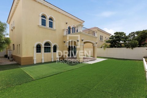 Villa in Jumeirah Park, Dubai 3 bedrooms, 541.16 sq.m. № 145326