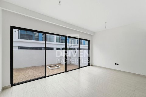 Townhouse in Damac Lagoons, Dubai 5 bedrooms, 306.02 sq.m. № 145113 - photo 3