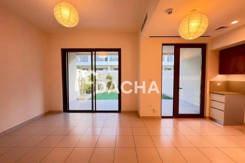 Villa in Dubai South (Dubai World Central), Dubai 3 bedrooms, 181 sq.m. № 143507 - photo 2
