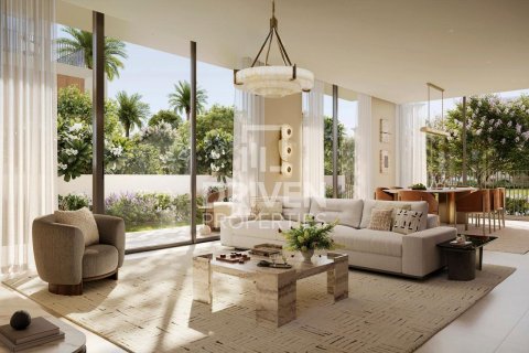 Villa en Dubai Investment Park, Dubai, 4 dormitorios, 339.84 m², № 144425