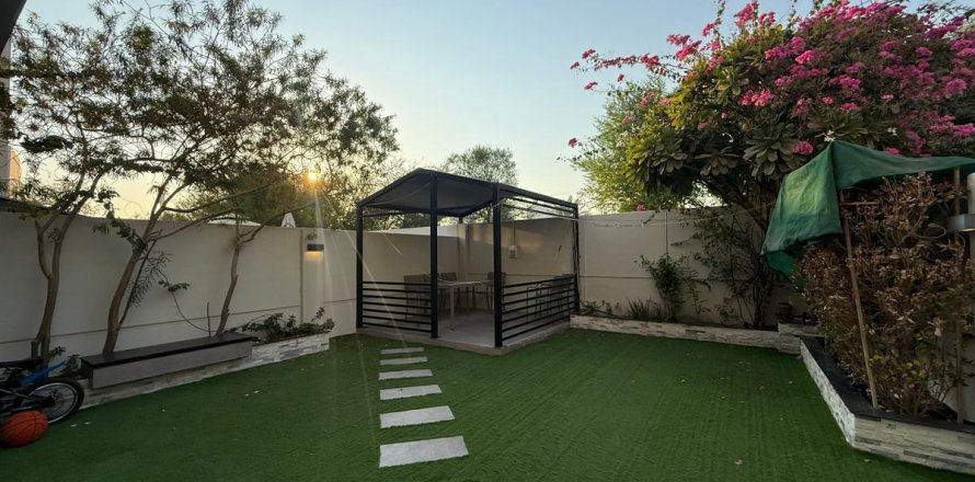 Maison de ville à Dubai, 3 chambres, 181.2 m², № 145951